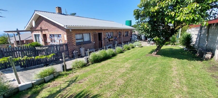 5 Bedroom Property for Sale in Sunrise On Sea Eastern Cape